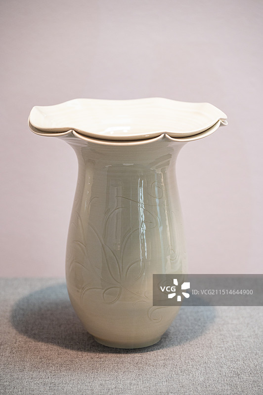 天津博物馆 京津冀古代名窑瓷器展 现代 定窑 石榴开花尊 庞永辉作品图片素材