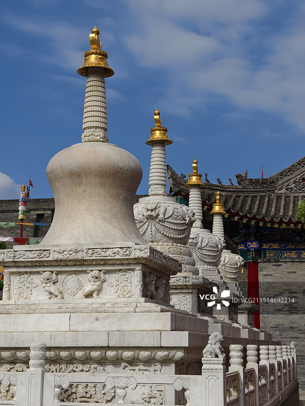 广仁寺外的佛塔图片素材