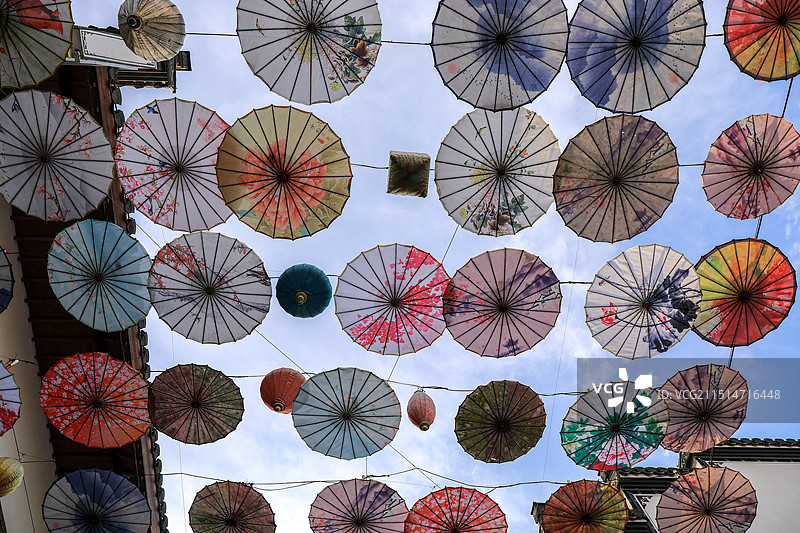 油纸伞街道装饰图片素材