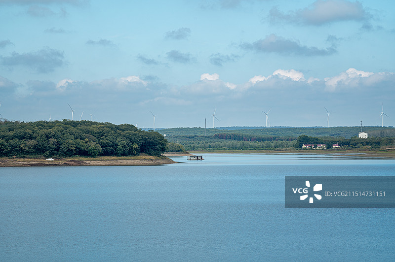 南极六合大泉湖风车图片素材