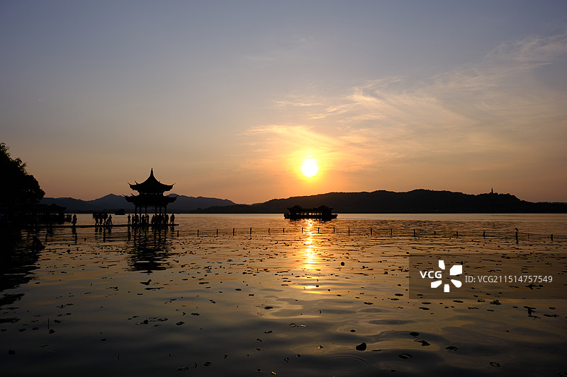 西湖日落蓝调图片素材