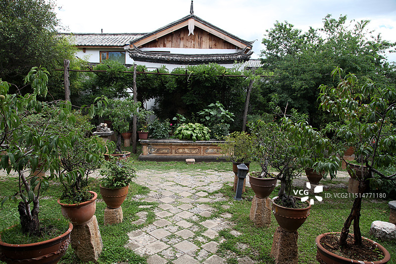 云南丽江束河皮匠展览馆图片素材