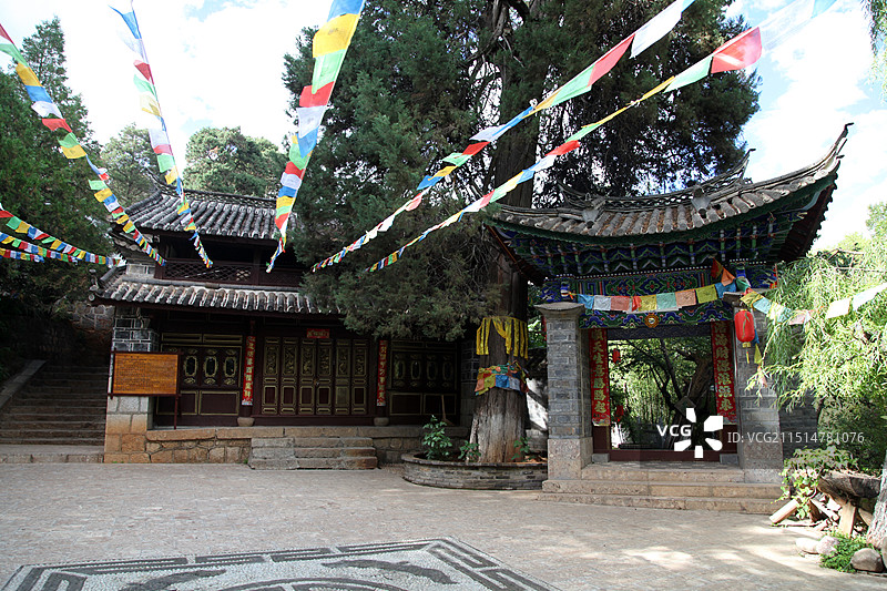 云南丽江束河古镇龙泉三圣宫图片素材