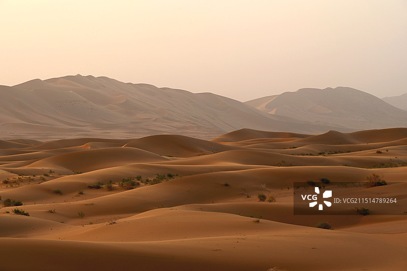 巴丹吉林沙漠--世界自然文化遗产图片素材