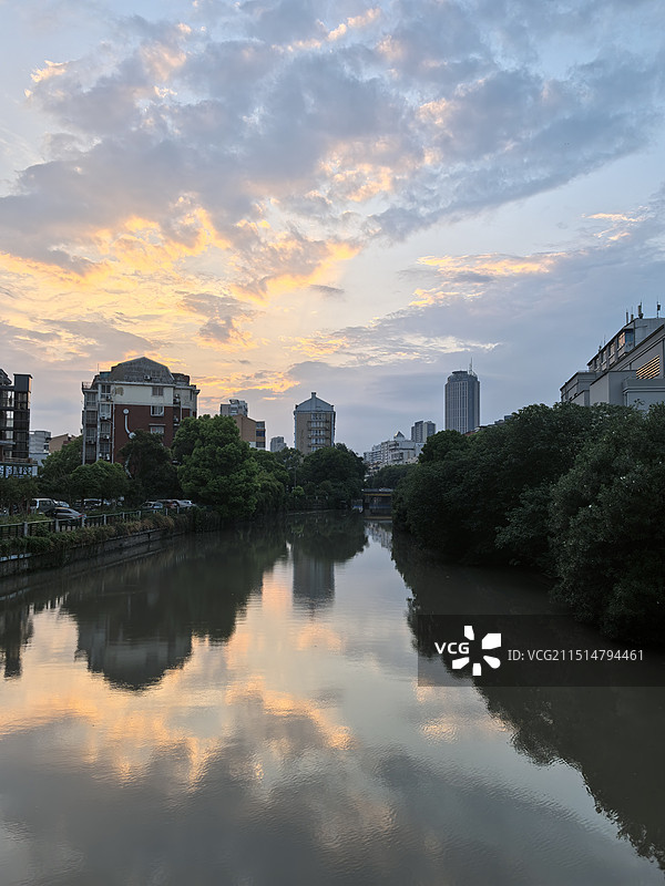 雨过天晴，日落夕阳，城市风光，水天一色（原图）图片素材