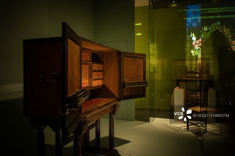 指间栩栩——威廉·莫里斯带领下的英国工艺美术运动图片素材