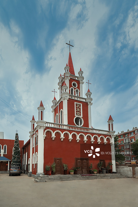 教堂蓝天白云夏季图片素材