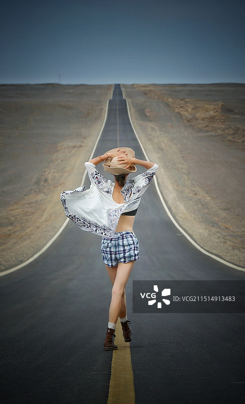 新疆大海道的风太大了图片素材