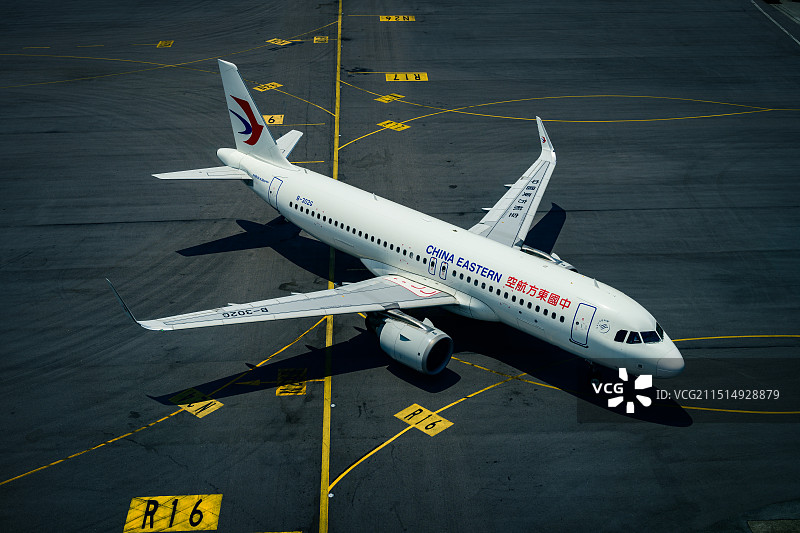 香港国际机场东航Airbus 320 NEO图片素材