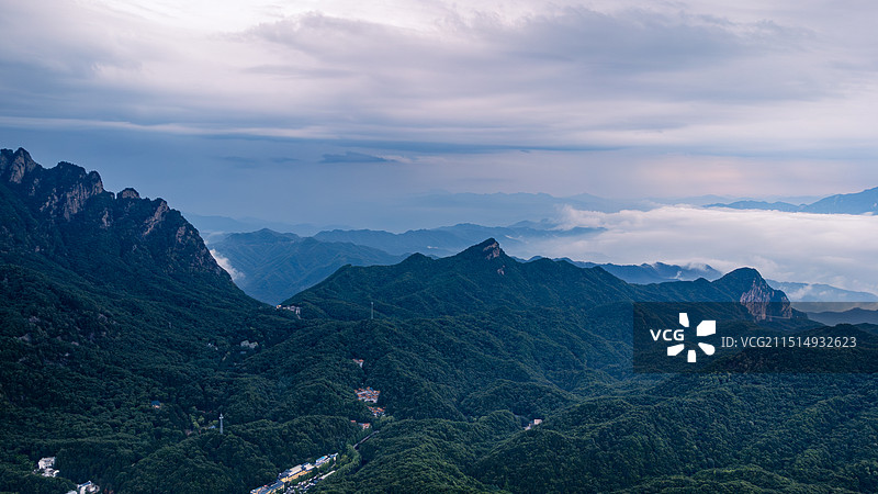 河南洛阳：5A景区白云山绝美云海，山色如画图片素材