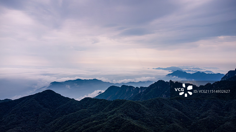河南洛阳：5A景区白云山绝美云海，山色如画图片素材