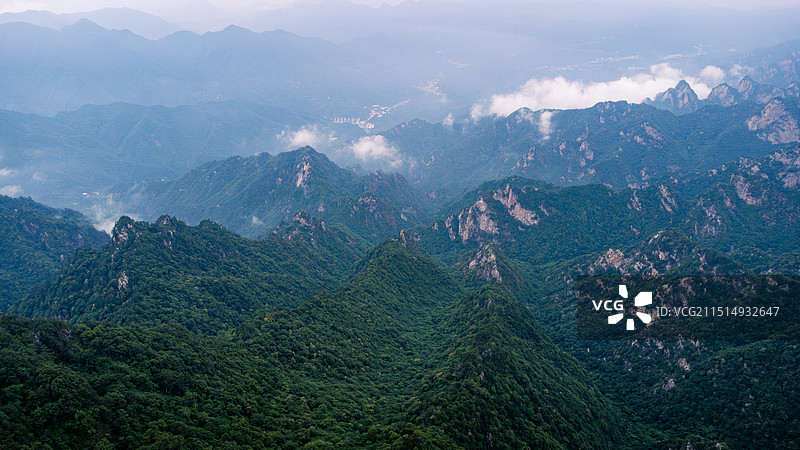 河南洛阳：5A景区白云山绝美云海，山色如画图片素材