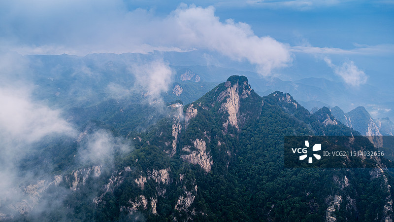 河南洛阳：5A景区白云山绝美云海，山色如画图片素材