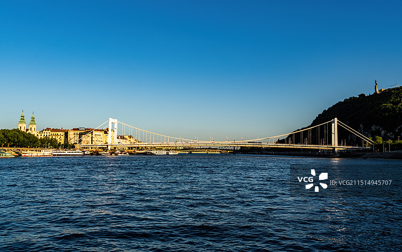 蓝色多瑙河上的伊丽莎白桥#匈牙利布达佩斯图片素材