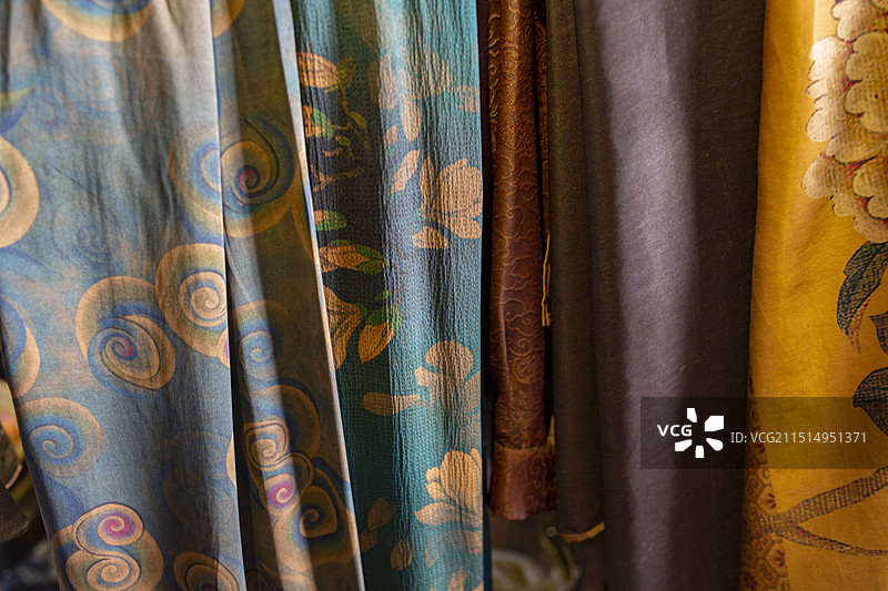 中国传统文化纺织布料手工编织服装特写图片素材