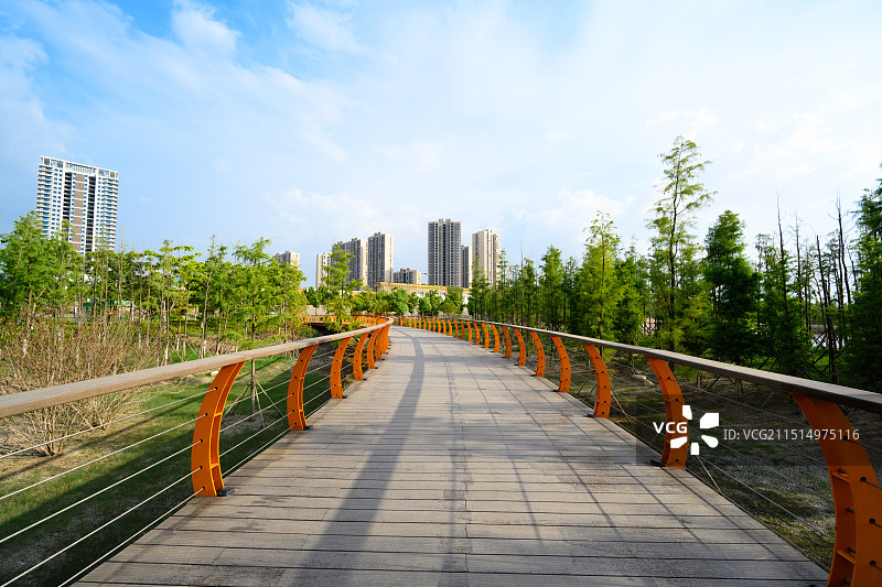 湖北省武汉杨泗港长江大桥南岸桥头公园图片素材