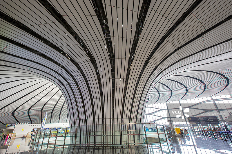 北京大兴国际机场航站楼大厅内景图片素材