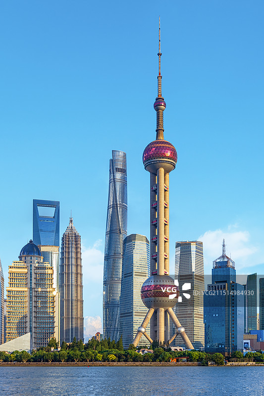 上海东方明珠塔陆家嘴摩天楼图片素材