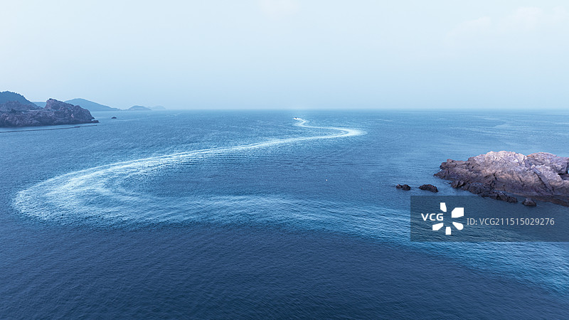 快艇尾浪图片素材