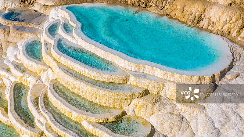 航拍云南迪庆藏族自治州香格里拉白水台图片素材