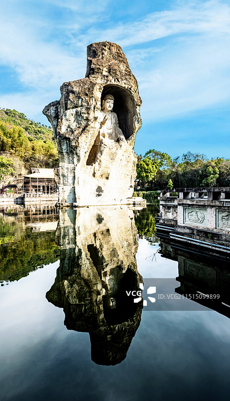 浙江绍兴柯桥柯岩景区柯岩造像天工大佛建筑倒影景观图片素材