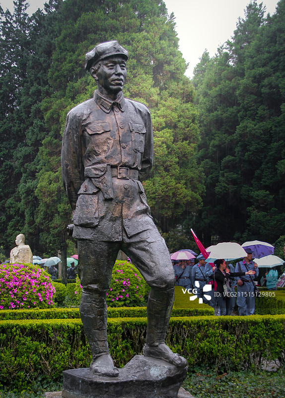井冈山雕塑园谭震林雕像图片素材