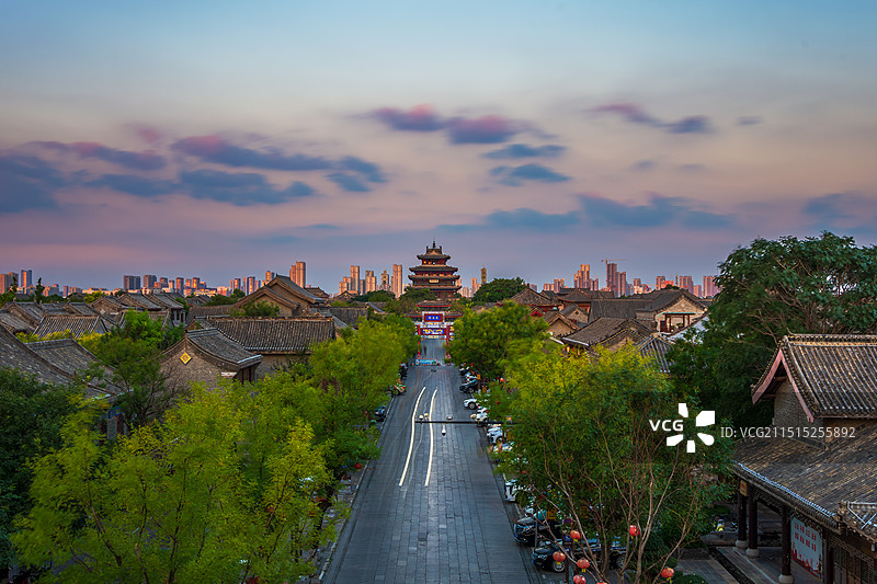 初秋黄昏时分的东昌古城24.08图片素材