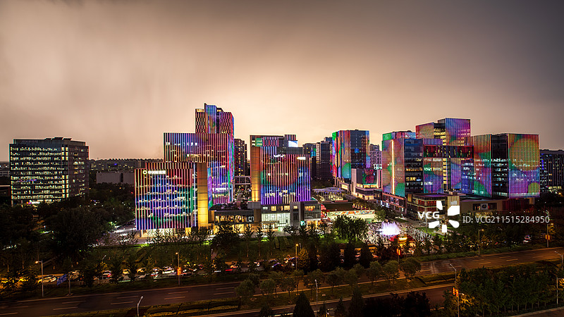 北京中关村壹号商务区灯光秀图片素材