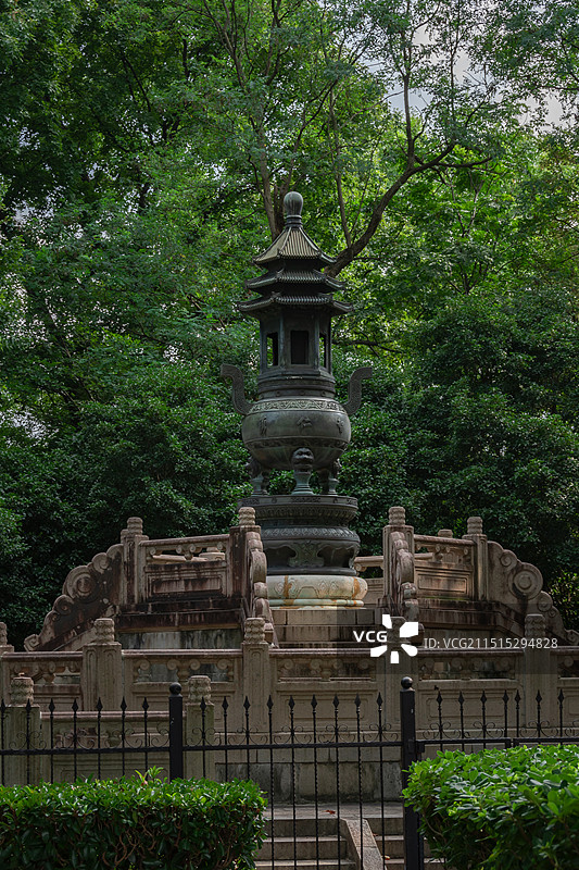 南京钟山风景区中山陵孝经鼎图片素材