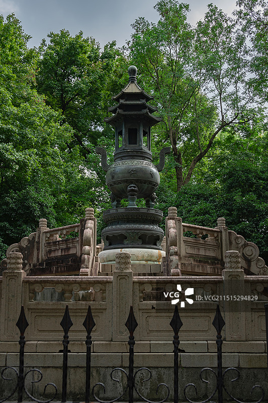 南京钟山风景区中山陵孝经鼎图片素材