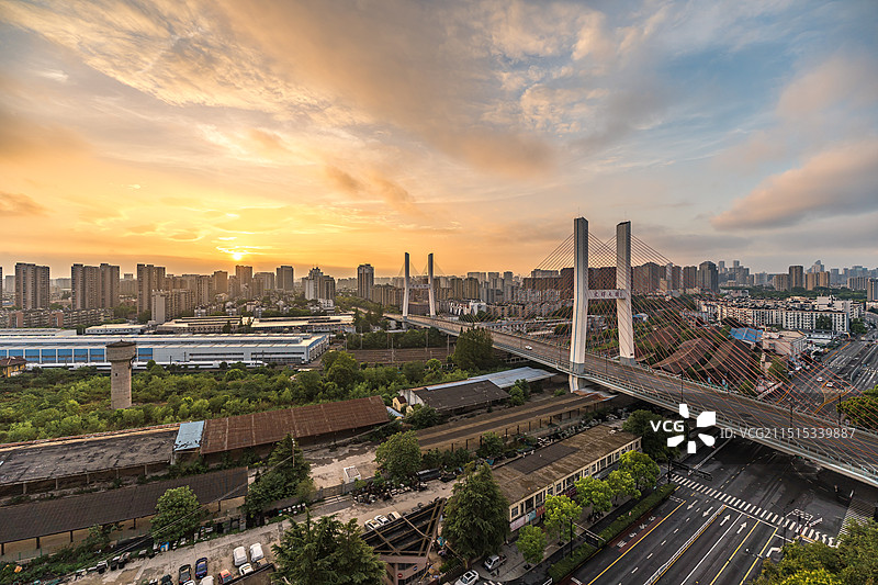 杭州 文晖大桥 城市天际线 绝美日出朝霞图片素材