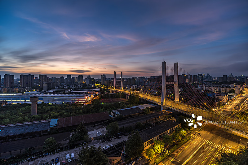 杭州 文晖大桥 城市天际线 绝美日出朝霞 长曝光图片素材