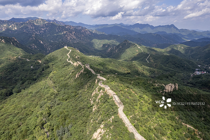 夏天金山岭长城航拍风景图片素材