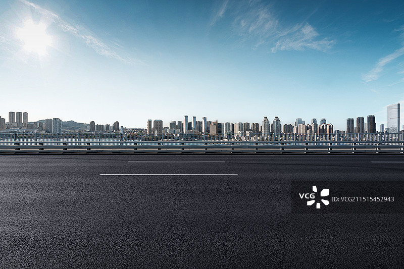 空旷的柏油路汽车广告背景图图片素材