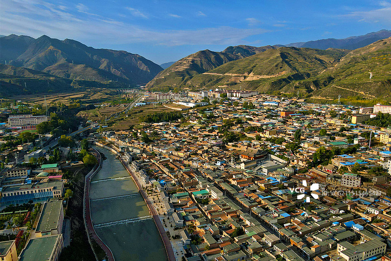 青海黄南同仁县城图片素材