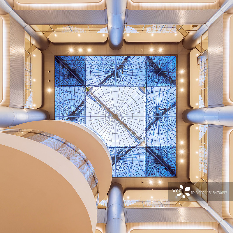 中粮广场购物中心的玻璃屋顶图片素材