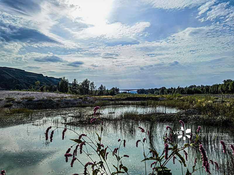 山西河曲县娘娘滩风景，天际线可见横跨山西河曲县和内蒙古准格尔旗之间的黄河大桥。图片素材