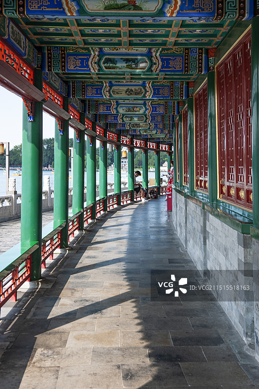 北京东城，北海公园，白塔。图片素材