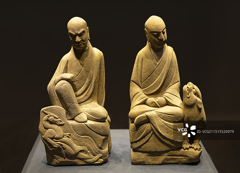 降龙罗汉像、伏虎罗汉像 北宋 陕西省延安市富县柏山寺塔出土 陕西历史博物馆藏图片素材
