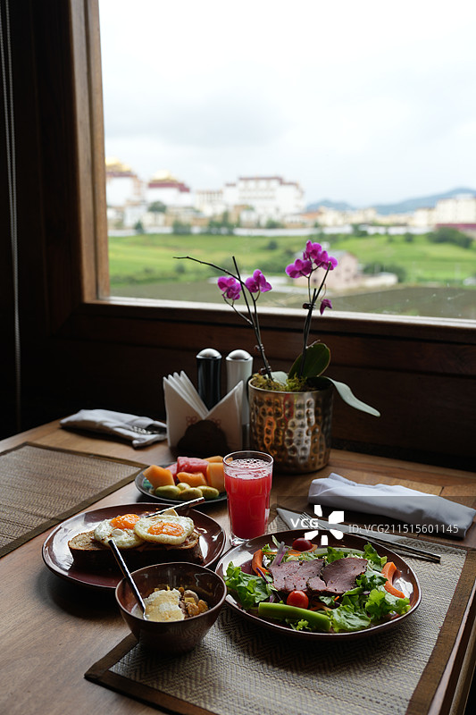 香格里拉松赞林卡酒店图片素材