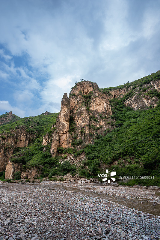 太行山深处的茶山毛石古道图片素材
