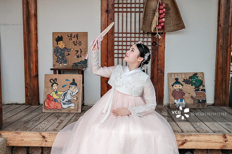 延吉 民俗园 朝鲜服饰  延边特色服饰  女子肖像图片素材