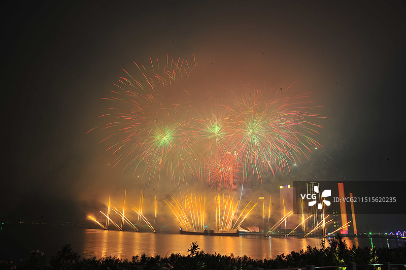 澳门回归20周年烟花汇演图片素材