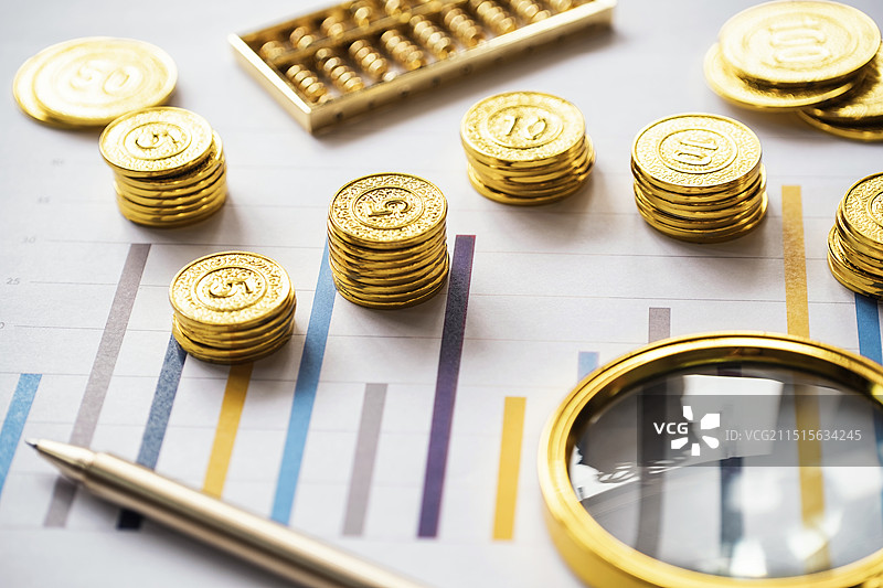 金融投资趋势分析和资金分配图片素材