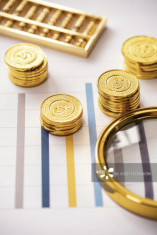 股市、银行、金融投资趋势分析和资金分配图片素材