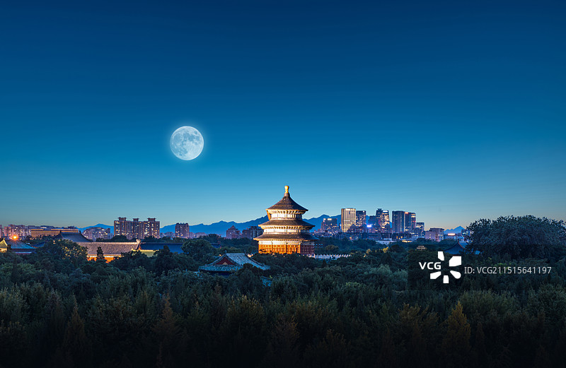 天坛祈年殿月亮图片素材
