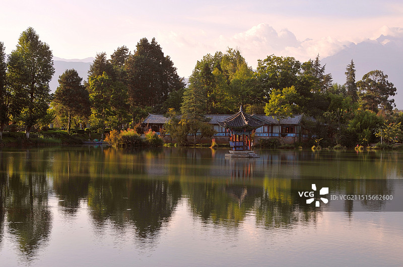 丽江黑龙潭景区风光图片素材