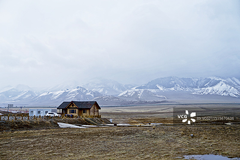 新疆赛里木湖图片素材