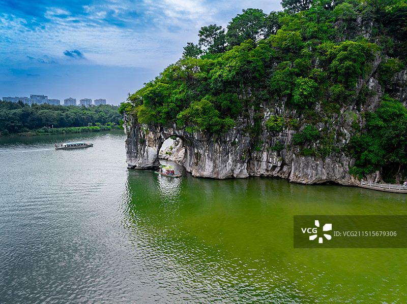 航拍广西桂林象鼻山风光图片素材