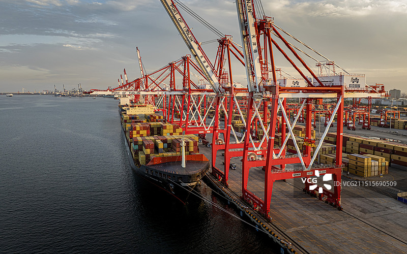 天津港码头航拍图片素材